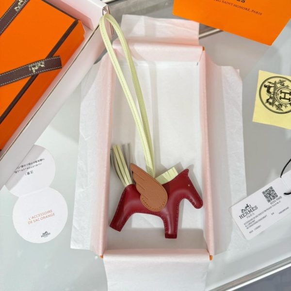 replica,repliche,fake,1:1,earrings,bracelet,ring,jewelry Nuovo charm/portachiavi Hermès Rodeo Pegase, cucito a mano in pelle di agnello (RXMBCR).