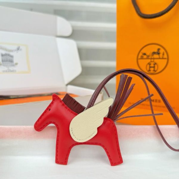 replica,repliche,fake,1:1,earrings,bracelet,ring,jewelry Nuovo portachiavi/ciondolo per borsa Hermes Rodeo Pegase, cucito a mano in pelle di agnello (9LWY21)