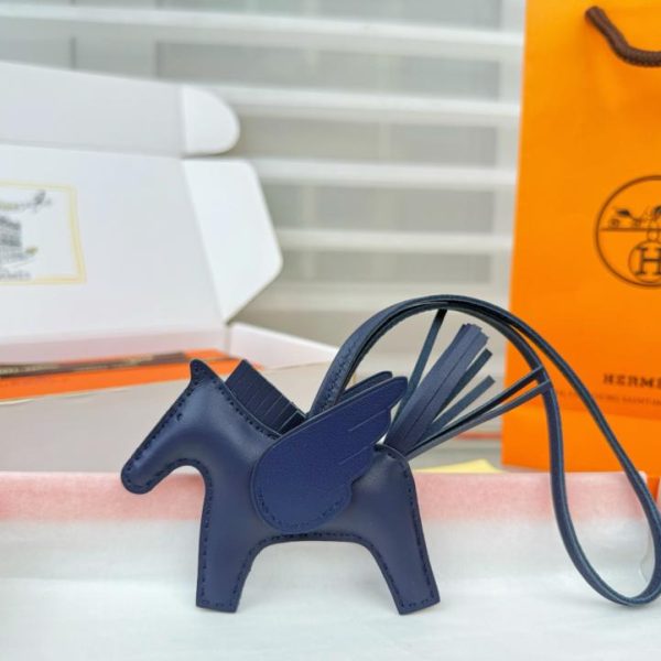 replica,repliche,fake,1:1,earrings,bracelet,ring,jewelry Nuovo charm/portachiavi Hermès Rodeo Pegase, cucito a mano in pelle di agnello (IWZD8H)
