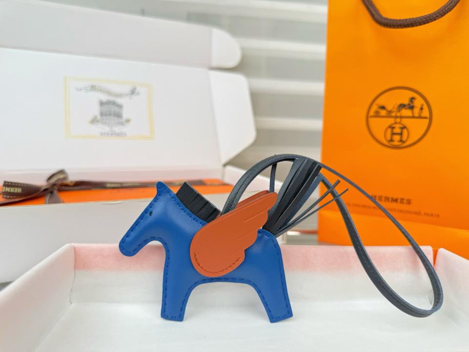replica,repliche,fake,1:1,earrings,bracelet,ring,jewelry Nuovo charm/portachiavi Hermès Rodeo Pegase, cucito a mano in pelle di agnello (JKN7W8) replica,repliche,fake,1:1,earrings,bracelet,ring,jewelry Nuovo charm/portachiavi Hermès Rodeo Pegase, cucito a mano in pelle di agnello (JKN7W8)