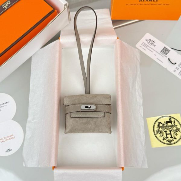 replica,repliche,fake,1:1,earrings,bracelet,ring,jewelry Ciondolo per auricolari Kelly in pelle scamosciata, modello HERMES Kellfestival, cucito a mano (NE12BL)