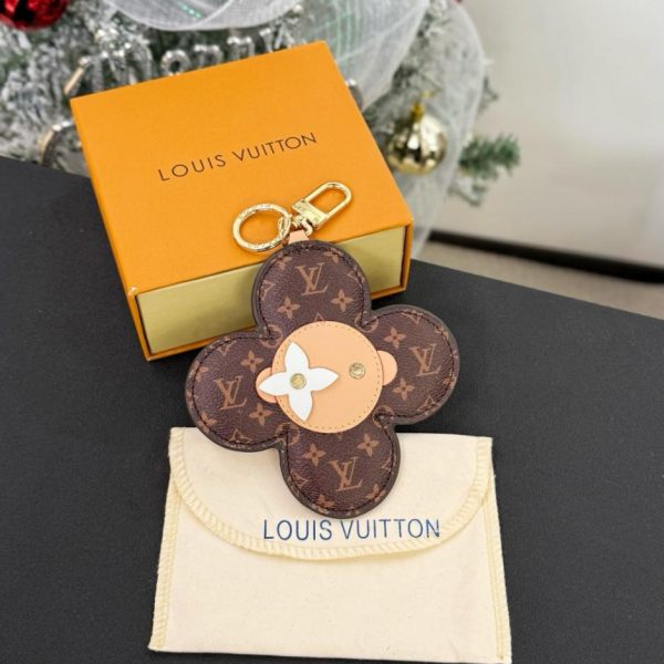 replica,repliche,fake,1:1,earrings,bracelet,ring,jewelry Portachiavi con monogramma a specchio Vivienne Head M03280 Louis Vuitton Portachiavi con monogramma a specchio Vivienne Head realizzato in materiale PU Vivienne He (4OTG7T)