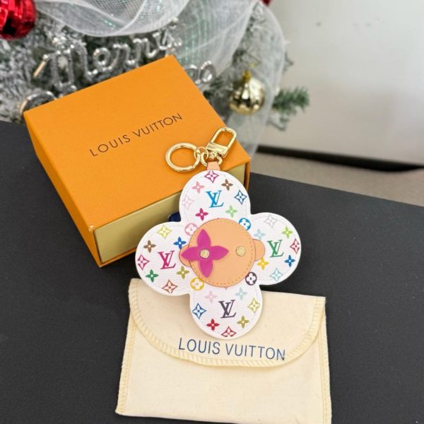 replica,repliche,fake,1:1,earrings,bracelet,ring,jewelry Portachiavi con monogramma a specchio Vivienne Head M03280 Louis Vuitton Portachiavi con monogramma a specchio Vivienne Head realizzato in materiale PU Vivienne He (IMR5OK)
