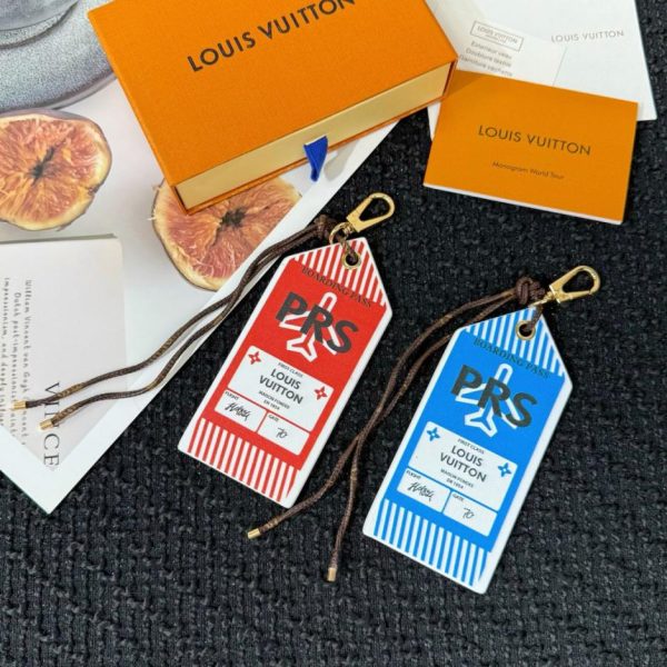 replica,repliche,fake,1:1,earrings,bracelet,ring,jewelry Portachiavi con ciondolo a forma di carta d’imbarco LV (A86QWR)