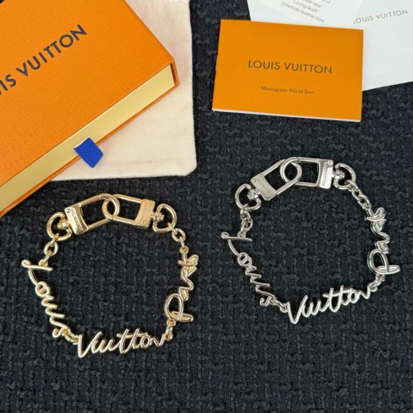 replica,repliche,fake,1:1,earrings,bracelet,ring,jewelry Ciondolo per borsa LV, catena per borsa, accessorio a catena lunga, ciondolo per borsa con scritta LV (8CMZ34)
