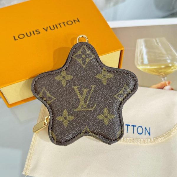 Nuovo portamonete/accessorio per borsa Louis Vuitton LOUIS BEAR Stella/Pentagramma (MVU556)