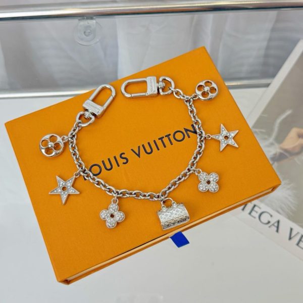 replica,repliche,fake,1:1,earrings,bracelet,ring,jewelry Pantaloni LV con ciondolo a catena per borsa (MZERQO)