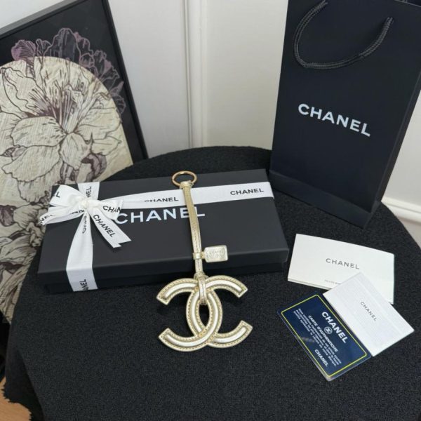 replica,repliche,fake,1:1,earrings,bracelet,ring,jewelry Nuovo charm Chanel Mini Bag Primavera Estate in pelle di agnello, classico design a doppia C (3D88EB).