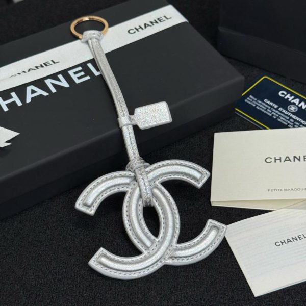 replica,repliche,fake,1:1,earrings,bracelet,ring,jewelry Nuovo charm Chanel Mini Bag Primavera Estate in pelle di agnello, classico design a doppia C (CA841Z)