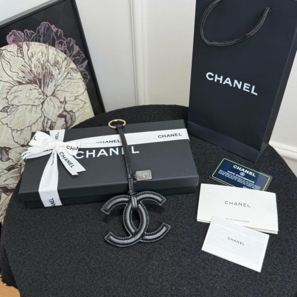 replica,repliche,fake,1:1,earrings,bracelet,ring,jewelry Nuovo charm Chanel Mini Bag Primavera Estate in pelle di agnello, classico design a doppia C (UKS20V).