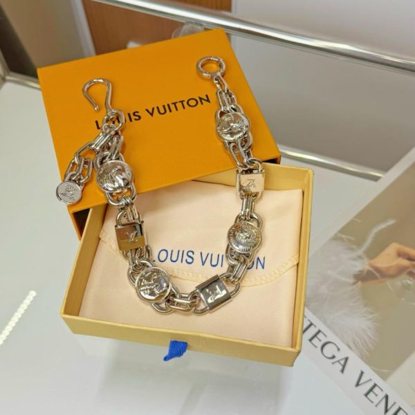 replica,repliche,fake,1:1,earrings,bracelet,ring,jewelry Portachiavi con catena Louis Vuitton (D0N3D1)