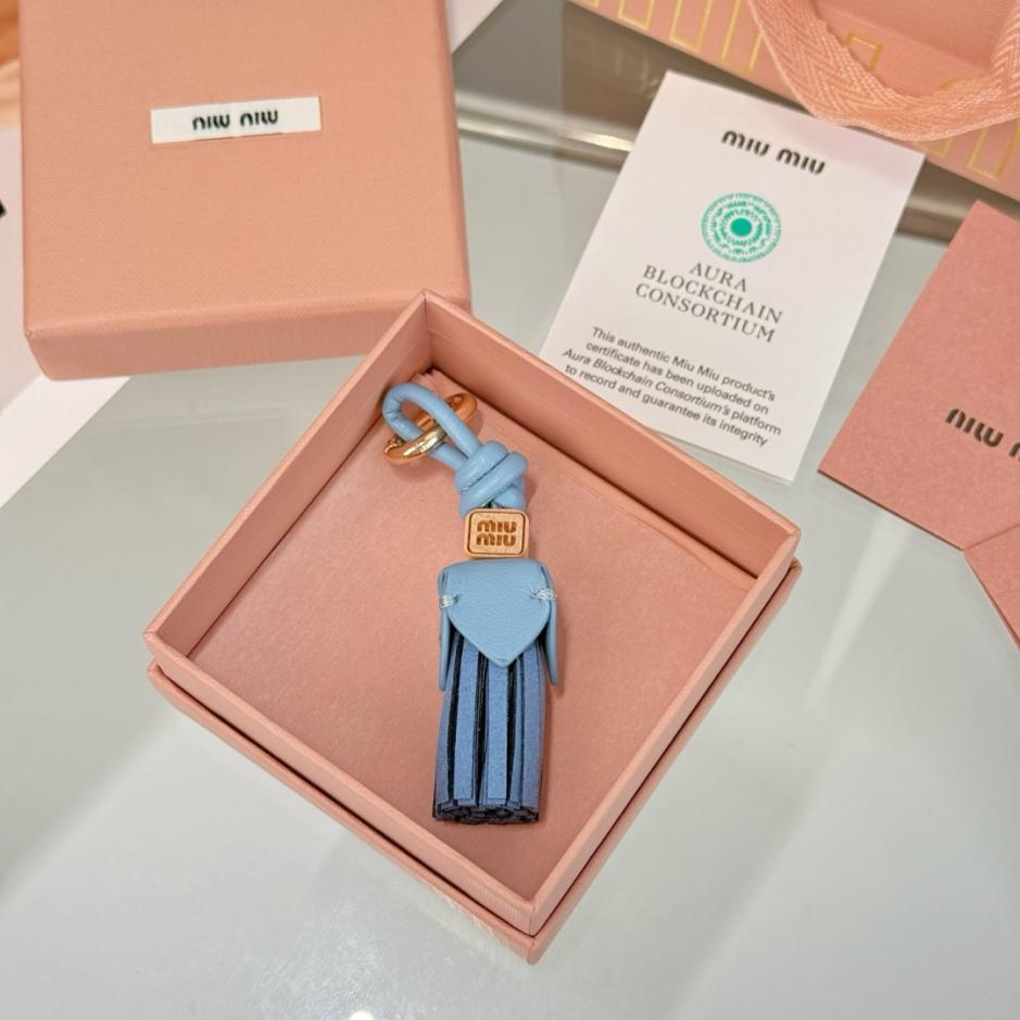 replica,repliche,fake,1:1,earrings,bracelet,ring,jewelry Nuovi accessori per scarpe con nappine medie MIUMIU (OS6A9H) replica,repliche,fake,1:1,earrings,bracelet,ring,jewelry Nuovi accessori per scarpe con nappine medie MIUMIU (OS6A9H)