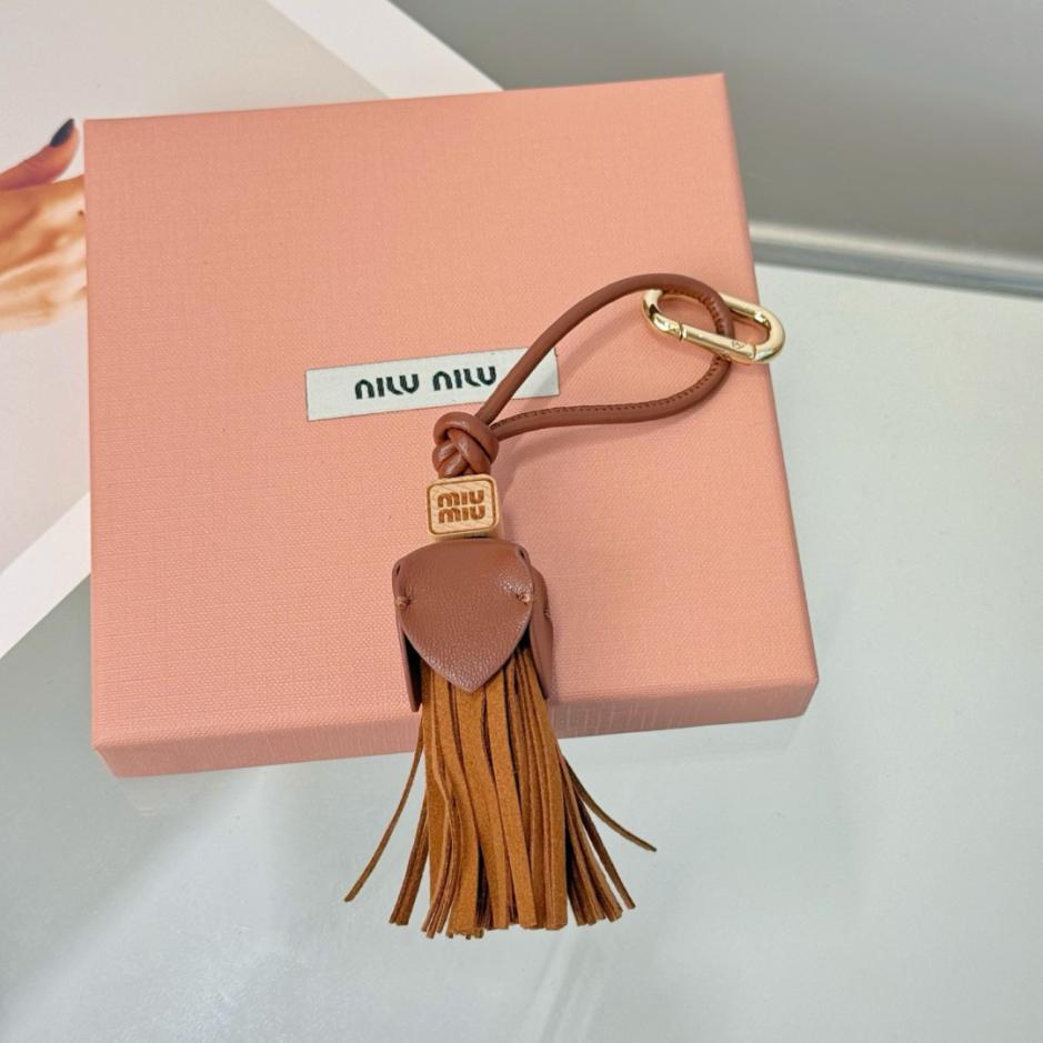 replica,repliche,fake,1:1,earrings,bracelet,ring,jewelry Nuovi accessori per scarpe con nappe grandi MIUMIU (GU8OYZ) replica,repliche,fake,1:1,earrings,bracelet,ring,jewelry Nuovi accessori per scarpe con nappe grandi MIUMIU (GU8OYZ)