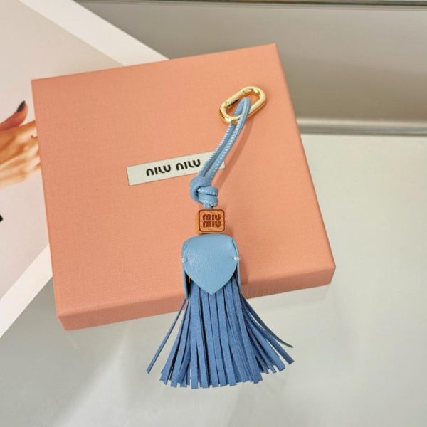 replica,repliche,fake,1:1,earrings,bracelet,ring,jewelry Nuovi accessori per scarpe con nappe grandi MIUMIU (WX24DN)
