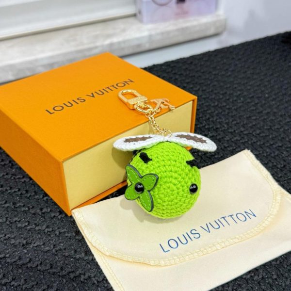 replica,repliche,fake,1:1,earrings,bracelet,ring,jewelry Nuovo arrivo M02585 Portachiavi a forma di ape all’uncinetto LOUIS Vuitton (R0TWJU)