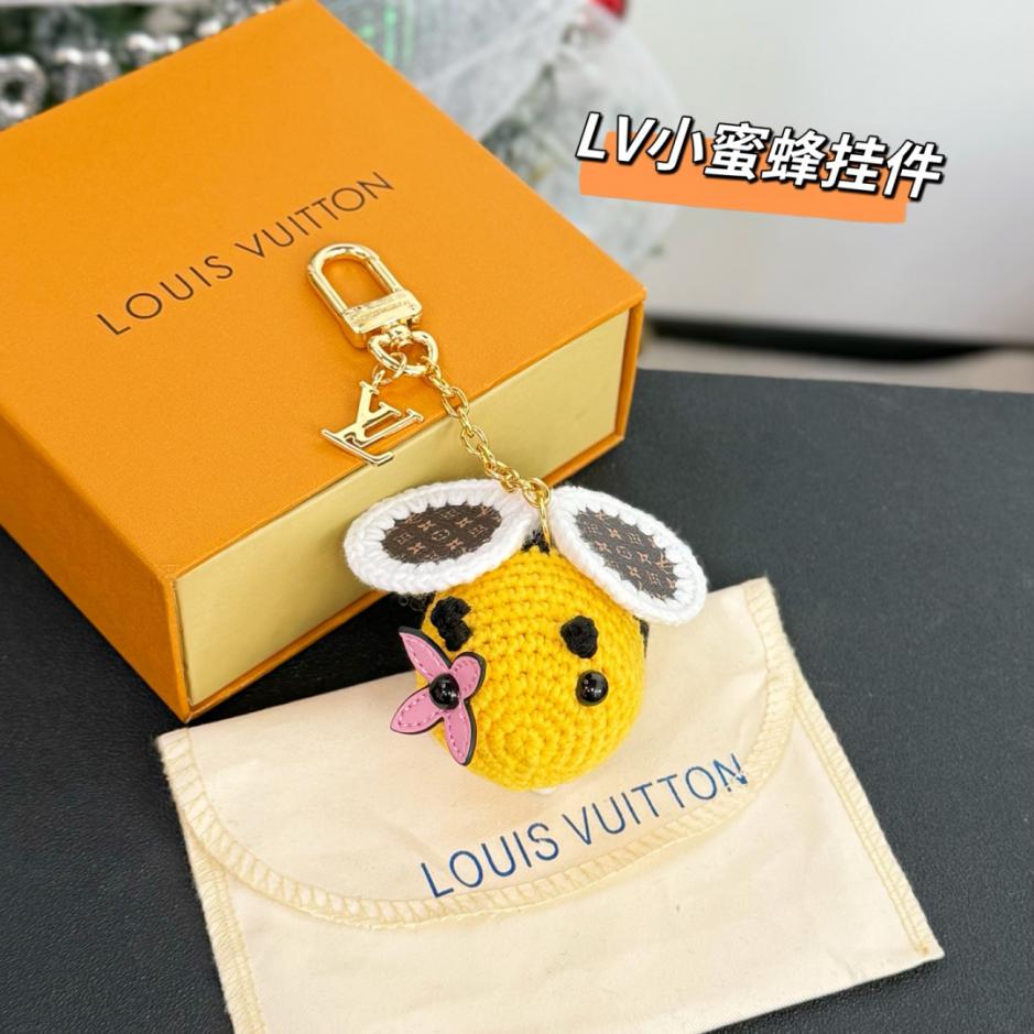 replica,repliche,fake,1:1,earrings,bracelet,ring,jewelry Nuovo arrivo M02585 Portachiavi a forma di ape all’uncinetto LOUIS Vuitton BEE LV (S4D2ZF) replica,repliche,fake,1:1,earrings,bracelet,ring,jewelry Nuovo arrivo M02585 Portachiavi a forma di ape all’uncinetto LOUIS Vuitton BEE LV (S4D2ZF)
