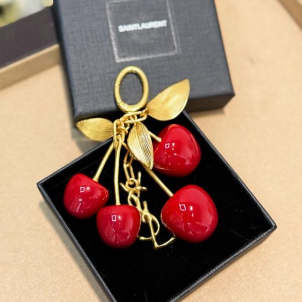 replica,repliche,fake,1:1,earrings,bracelet,ring,jewelry Nuova confezione YSL, nuovo ciondolo Saint Laurent Cherry Bag Charm (4KNE4O)