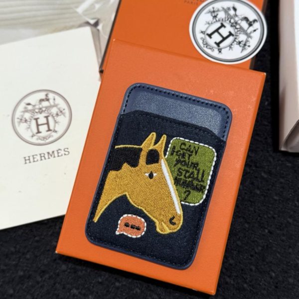 replica,repliche,fake,1:1,earrings,bracelet,ring,jewelry Nuovo porta carte magnetico HERMES MagSafe (CUHAUC)