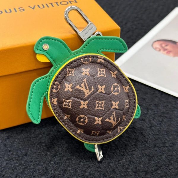 replica,repliche,fake,1:1,earrings,bracelet,ring,jewelry Nuovo ciondolo a forma di tartaruga LV (Q3VV9L)