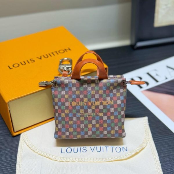 replica,repliche,fake,1:1,earrings,bracelet,ring,jewelry Portachiavi mini shopper Louis Vuitton M02699 (V1BU70)