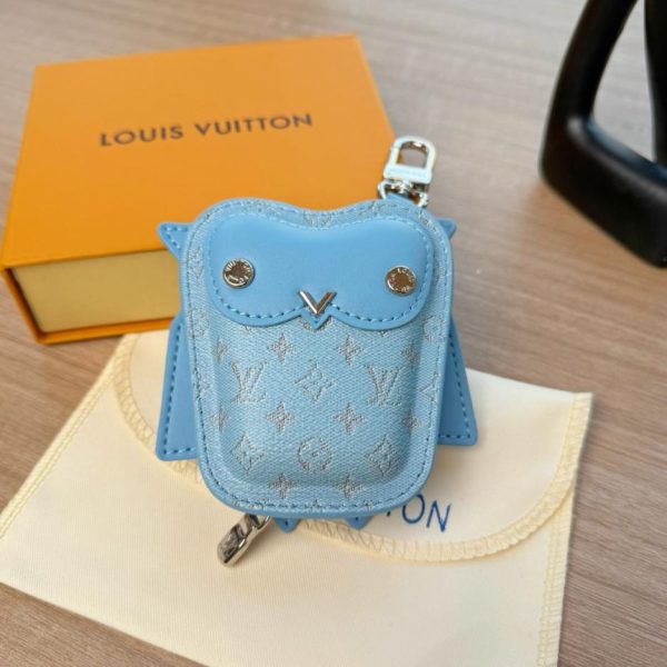 replica,repliche,fake,1:1,earrings,bracelet,ring,jewelry Nuovo arrivo: portachiavi a forma di gufo per custodia di cuffie Louis Vuitton (F815ON)
