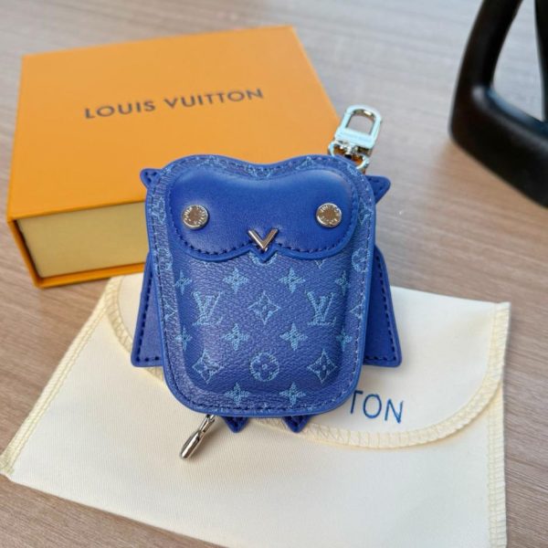 replica,repliche,fake,1:1,earrings,bracelet,ring,jewelry Nuovo arrivo: portachiavi a forma di gufo per custodia di cuffie Louis Vuitton (RNCOKD)