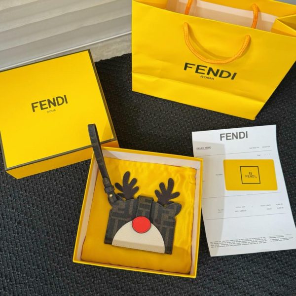 replica,repliche,fake,1:1,earrings,bracelet,ring,jewelry Nuovo portacarte Fendi della serie Animal (42DY97)