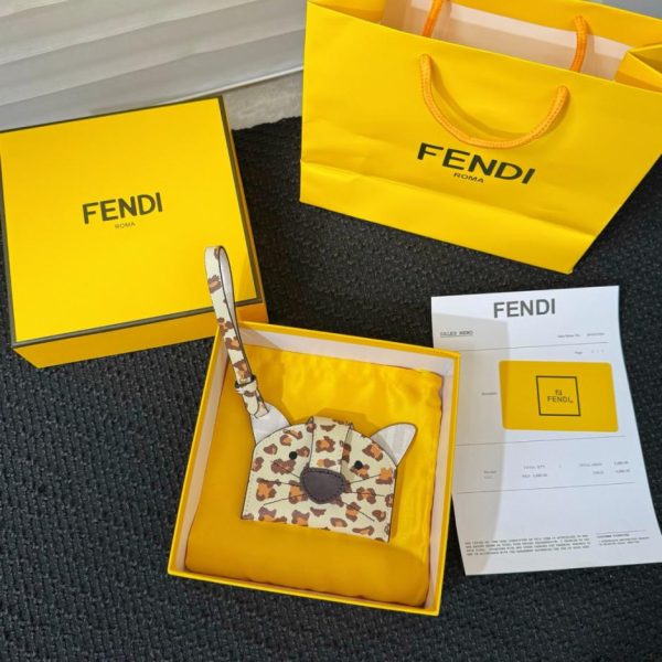 replica,repliche,fake,1:1,earrings,bracelet,ring,jewelry Nuovo portacarte Fendi della serie Animal (ER2UXN)