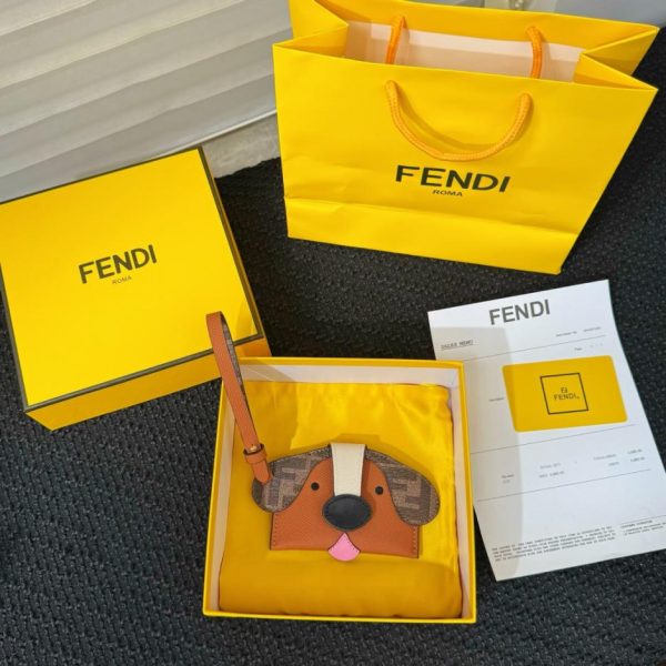 replica,repliche,fake,1:1,earrings,bracelet,ring,jewelry Nuovo portacarte Fendi della serie Animal (Q0K4YX)