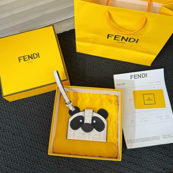 replica,repliche,fake,1:1,earrings,bracelet,ring,jewelry Nuovo portacarte Fendi della serie Animal (WC3AB2)