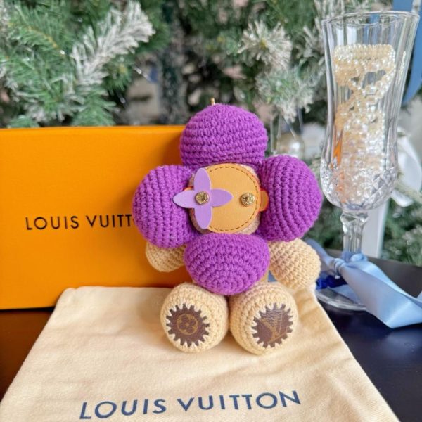 replica,repliche,fake,1:1,earrings,bracelet,ring,jewelry Bambola di lana Louis Vuitton M02582 Vivian (JATDHM)