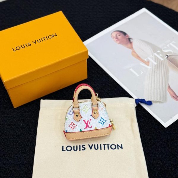 replica,repliche,fake,1:1,earrings,bracelet,ring,jewelry M01706 Portachiavi Louis Vuitton Mini Shell Bag MICRO ALMA VERNIS Dimensioni portachiavi: 6,5 x 9 x 4,5 cm (U8T4LN)