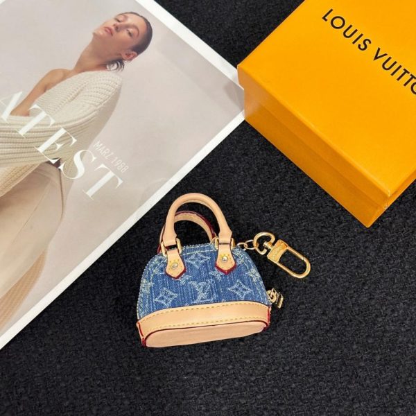 replica,repliche,fake,1:1,earrings,bracelet,ring,jewelry Nuovo arrivo M01706 Portachiavi Louis Vuitton Mini Denim Shell Bag MICRO ALMA VERNIS (FWYT6T)