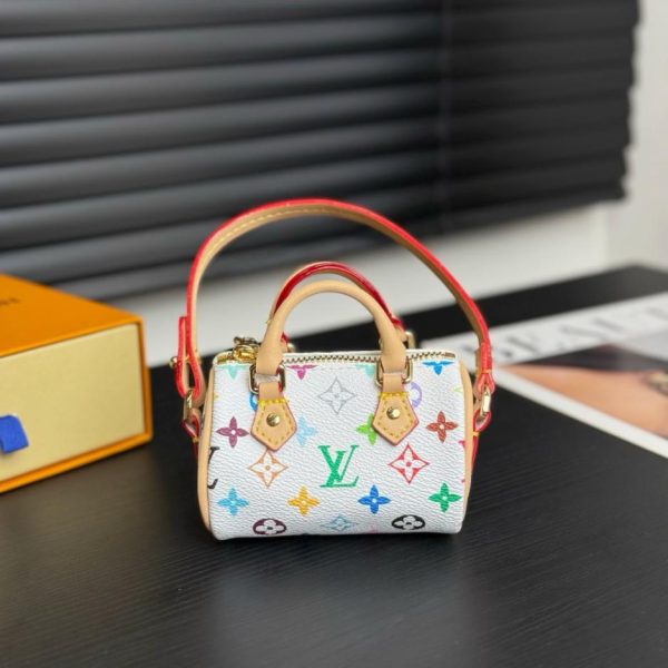 replica,repliche,fake,1:1,earrings,bracelet,ring,jewelry Ciondolo per borsa LV con design SPEEDMONOGRAMMA, M01882(TR9E1H)