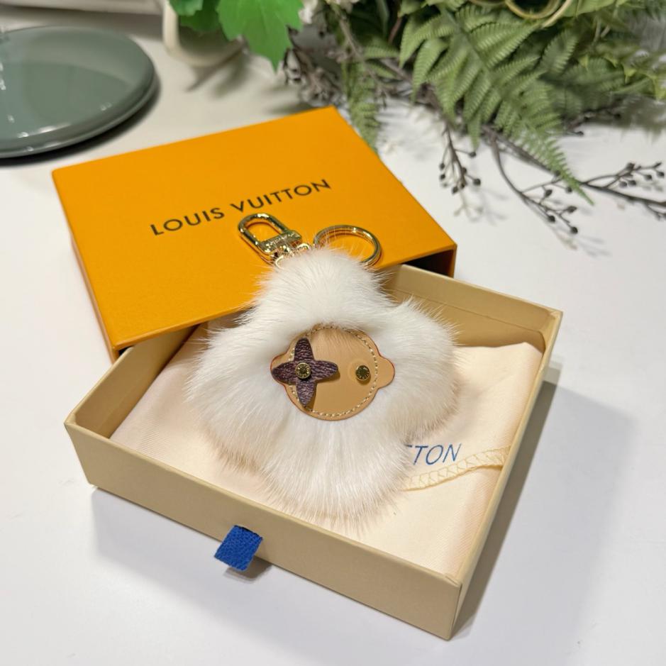 replica,repliche,fake,1:1,earrings,bracelet,ring,jewelry Portachiavi/ciondolo per borsa LOUIS VUITTON in pelliccia di visone con pompon, nuovo modello VIVIENNE FUR con girasole in peluche (DR7ZDD) replica,repliche,fake,1:1,earrings,bracelet,ring,jewelry Portachiavi/ciondolo per borsa LOUIS VUITTON in pelliccia di visone con pompon, nuovo modello VIVIENNE FUR con girasole in peluche (DR7ZDD)