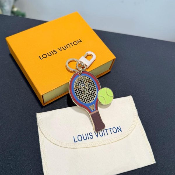 replica,repliche,fake,1:1,earrings,bracelet,ring,jewelry Nuova borsa porta racchetta da tennis LV M03925 con portachiavi e racchetta da tennis (HEAMLY)