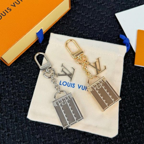 replica,repliche,fake,1:1,earrings,bracelet,ring,jewelry Nuovo mini portachiavi per baule LOUIS VUITTON (GCHJZ6)