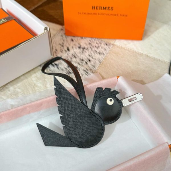 replica,repliche,fake,1:1,earrings,bracelet,ring,jewelry Nuovo charm Hermes a forma di uccello, ciondolo per borsa Hermes a forma di uccello, ornamento per borsa, portachiavi (07RVCV)