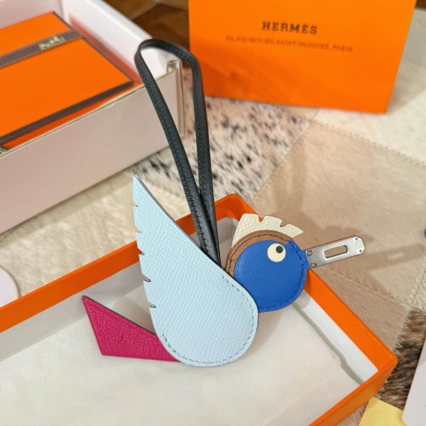 replica,repliche,fake,1:1,earrings,bracelet,ring,jewelry Nuovo charm Hermes a forma di uccello, ciondolo per borsa Hermes a forma di uccello, portachiavi (NE54LA)