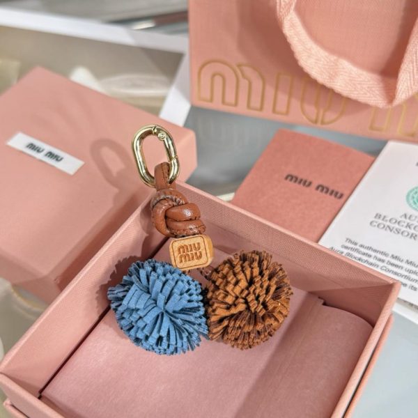 replica,repliche,fake,1:1,earrings,bracelet,ring,jewelry Portachiavi a forma di fiore MIUMIU, misura media (Y0TVET)