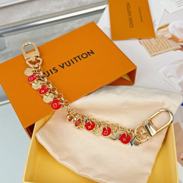 replica,repliche,fake,1:1,earrings,bracelet,ring,jewelry Portachiavi LV corto da 24 cm, ciondolo per borsa con perline, catena per borsa, accessori per borse e portachiavi Spring Street (YCMVQS)