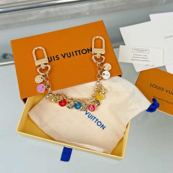 replica,repliche,fake,1:1,earrings,bracelet,ring,jewelry Portachiavi LV corto da 24 cm, ciondolo per borsa con perline, catena per borsa, ornamento per borsa e portachiavi Spring Street (42Y0ZY)