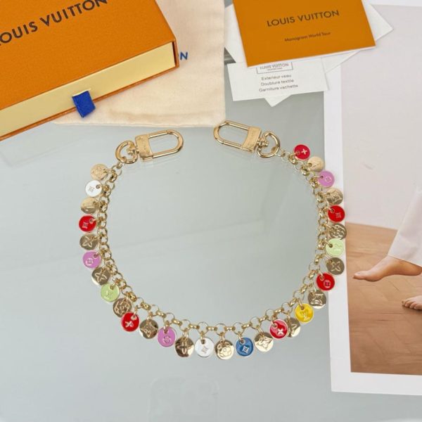 replica,repliche,fake,1:1,earrings,bracelet,ring,jewelry Portachiavi LV lungo 41 cm, ciondolo per borsa con perline, catena per borsa, ornamento per borsa e portachiavi Spring Street (7I7GHR)