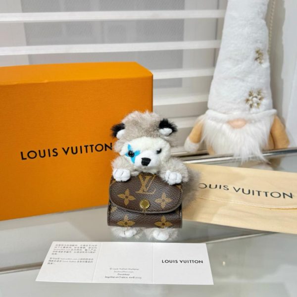 replica,repliche,fake,1:1,earrings,bracelet,ring,jewelry Nuovo portachiavi/ciondolo/custodia per cuffie a forma di husky in peluche LV (ASJUB7)