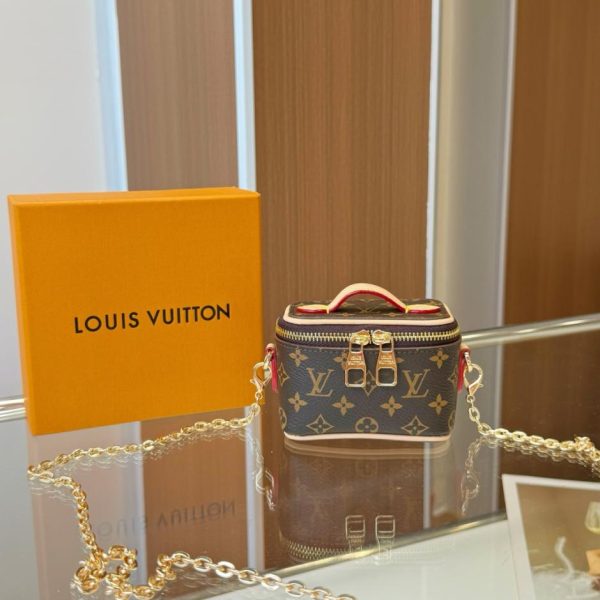 replica,repliche,fake,1:1,earrings,bracelet,ring,jewelry Mini borsa cosmetica a tracolla Louis Vuitton Microvanity (M3FOXO)