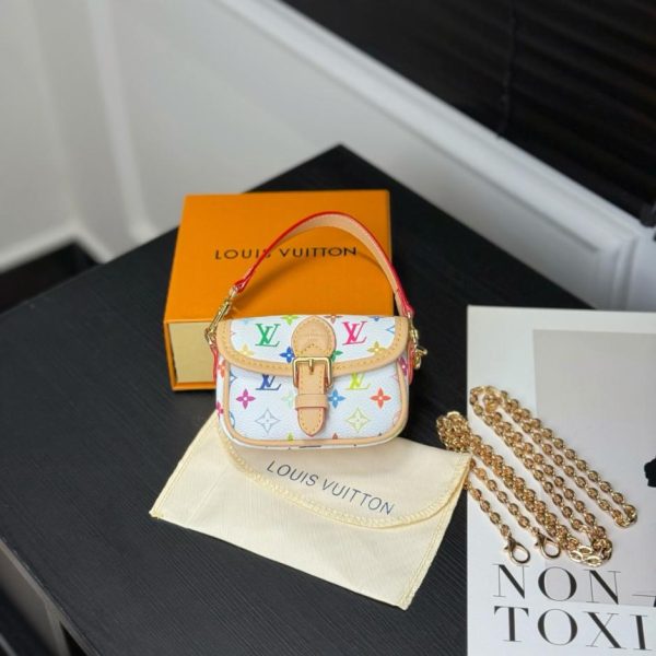 replica,repliche,fake,1:1,earrings,bracelet,ring,jewelry Nuova borsa LV NANO DIANE Mini Baguette (NLLT8M)