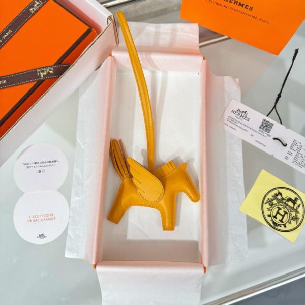 replica,repliche,fake,1:1,earrings,bracelet,ring,jewelry Nuovo charm/portachiavi Hermes Rodeo Pegase, cucito a mano in pelle di agnello (DBL9VO).